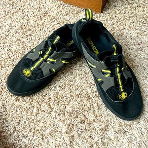 Body Glove Water Sport Shoes - Men’s Size 9